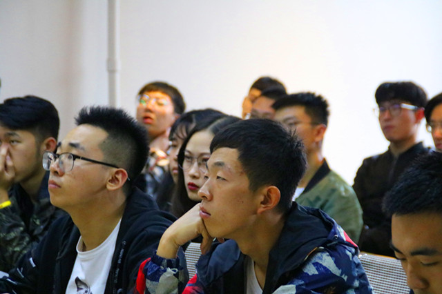 提高警觉性 走好的学生会的路——智能工程学院举办学生干部座谈会