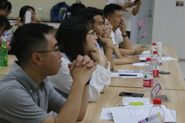 创想皇家名片 畅享信院风采——经济与管理学院第三届“创想杯”招生广告创意大赛复赛