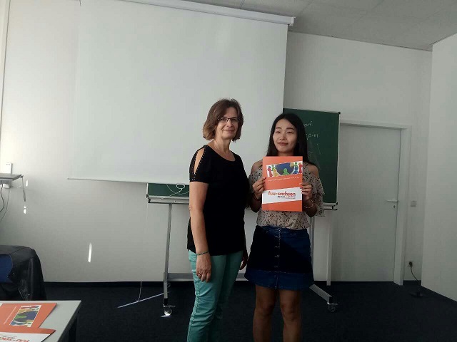 闪光的信院第182期:一程山水路 无悔宣传人——陈多