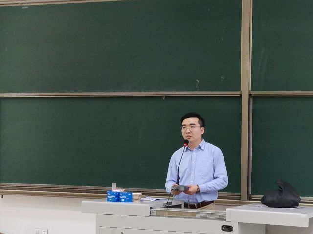 【辅导员说完满】爱心献社会 真情暖人心——艺术传媒学院2017级视觉动产服辅导员说完满