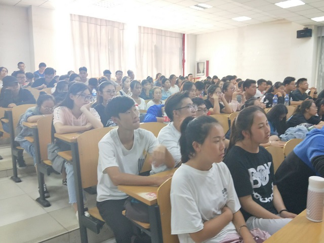 【辅导员说完满】完满成才路,安全尚莫轻——艺术传媒系2017级辅导员说完满