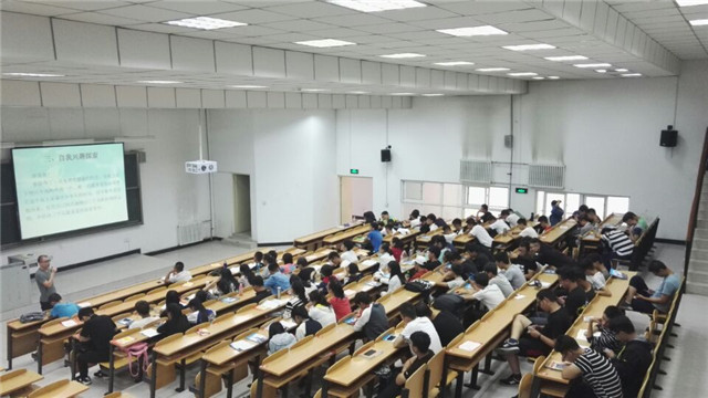 【辅导员说完满】如何做好职业生涯规划——淬炼商学院“辅导员说完满”专题活动(五)