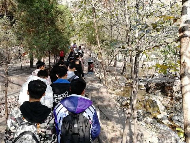 【完满班级】“勇攀高峰 放飞梦想”健步走——艺术传媒学院环设1705班举办完满班级活动