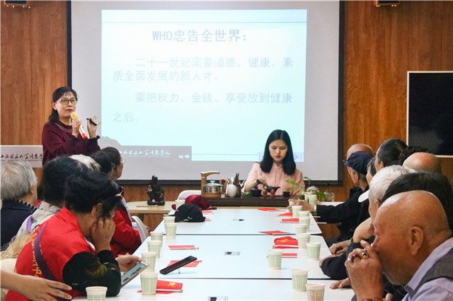 【志愿服务开放日】今天 我们邀请老人们和小朋友们走进信院