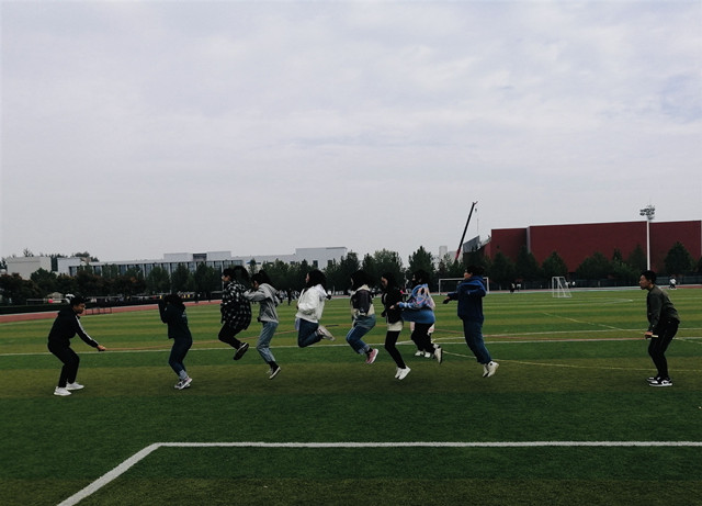 【完满班级】梦想激发澎湃热血 青春飘扬无悔旗帜——经济与管理学院十月完满班级活动纪实（一）