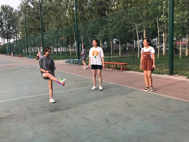 【完满班级】“艺彩飞扬 宣扬活力”——艺术传媒学院视觉1701班毽球活动