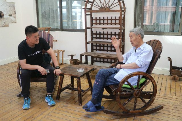 聆听老党员李文荣的故事 感叹祖国七十年变迁