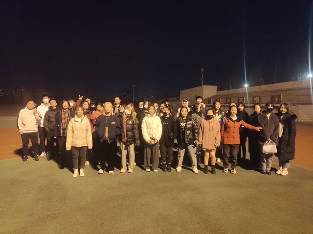 【完满班级】畅想青春舞动校园——艺术传媒学院2018级视觉传达专业视觉2005班“疫”