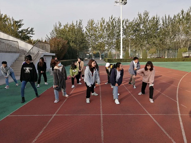 【完满班级】体测结束 消除疲劳——远景1904班11月完满班级活动