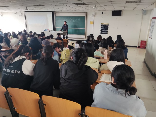 【辅导员说完满】你为“上岸”做好准备了吗——淬炼·国际商学院2020级辅导员说完满活动