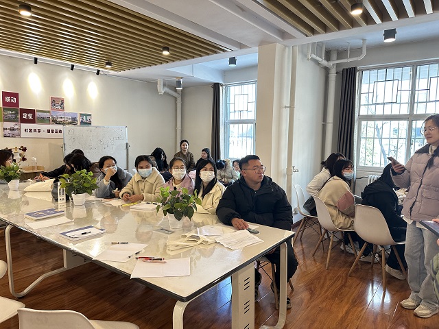 【完满团支部】 三月春风暖人心 雷锋精神永相传——商务英语学院英语2214班完满团支部活动