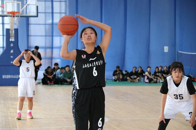 闪光的信院第248期:篮球女孩刘丁源用坚持诠释热爱