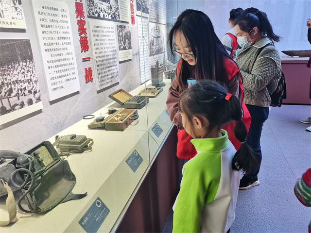 垃圾分类进孟园 童心同行助环保——淬炼·国际商学院绿色守望专项志愿服务队4月活动