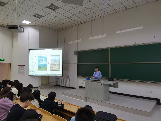 【辅导员说完满】爱心献社会 真情暖人心——艺术传媒学院2017级视觉动产服辅导员说完满