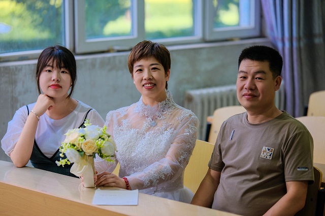 从校服到婚纱 归处仍是你——经济与管理学院“时光爱人”婚纱照圆梦计划第九期