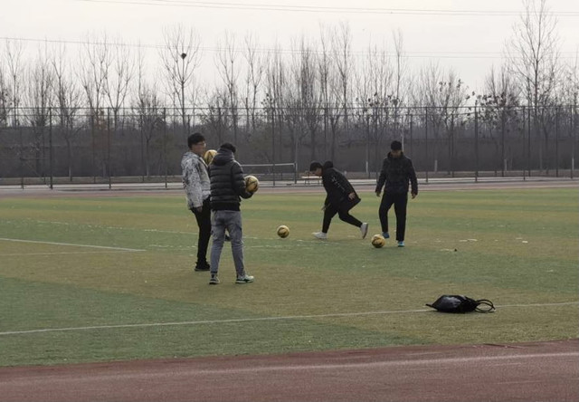 【完满班级】齐运动 享青春——淬炼商学院营销1801班12月完满班级活动