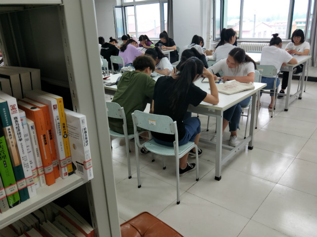 【完满班级】情暖六月 影印青春——淬炼商学院六月完满班级主题活动（十）