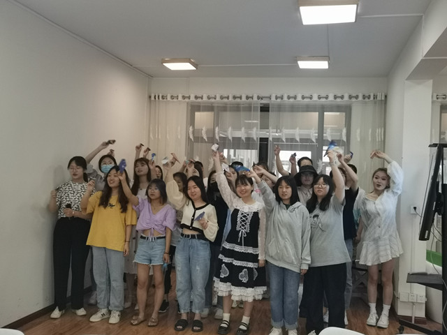 【完满班级】奇思妙想折百般趣味 携手共创燃智慧火花——淬炼商学院财务1902班完满班级活动