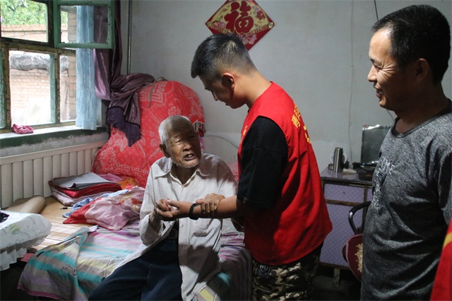 【三下乡】寻百年老庄 回味峥嵘岁月——智能工程学院“机时予”志愿者象谷服务纪实