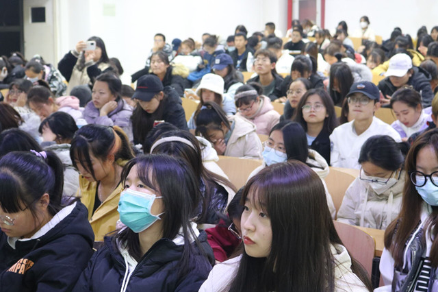 【辅导员说完满】 提高警惕心 走好人生路——商务英语学院2021级辅导员说完满