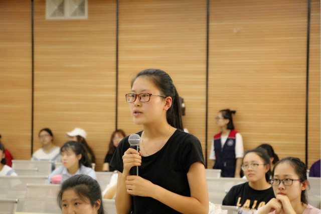 青马完满骨干班师生以创意写作思维共话创意与极致