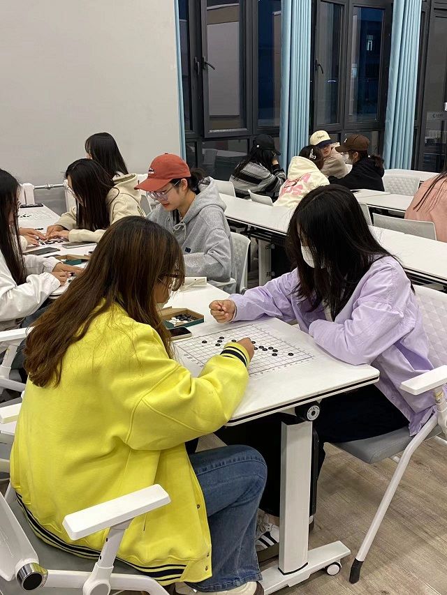 【完满团支部】小棋盘 大世界——艺术传媒学院数媒2203班完满团支部活动