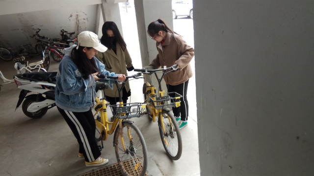 【完满班级】齐心协力 共创美好校园——外国语言文学系经贸1801班、涉外1801班、英语1807班4月完满班级活动