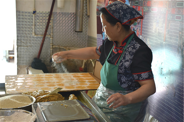 【三下乡】穿越三百年的醇香——经济管理系“大爱志愿服务队”探访“非遗”：太谷饼传统制作工艺