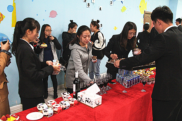 有朋自远方来 不亦说乎——山西省首届“奇幻世界杯”独立学院及民办院校大学生模特邀请赛、独立学院及民办院校团委书记论坛、学生会主席沙龙交流酒会成功举办