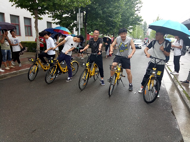 【完满班级】小黄车趣味竞速大比拼——大数据学院、信息工程学院软件1704班完满班级活动