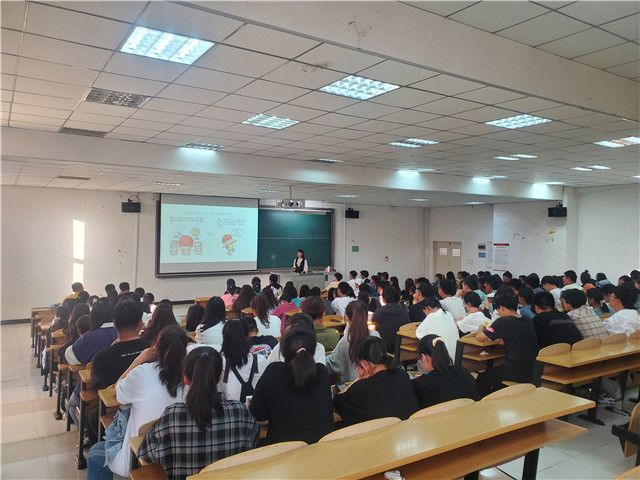 【辅导员说完满】杳杳完满 点缀浩瀚宇宙——淬炼·国际商学院2021级“辅导员说完满”专题活动