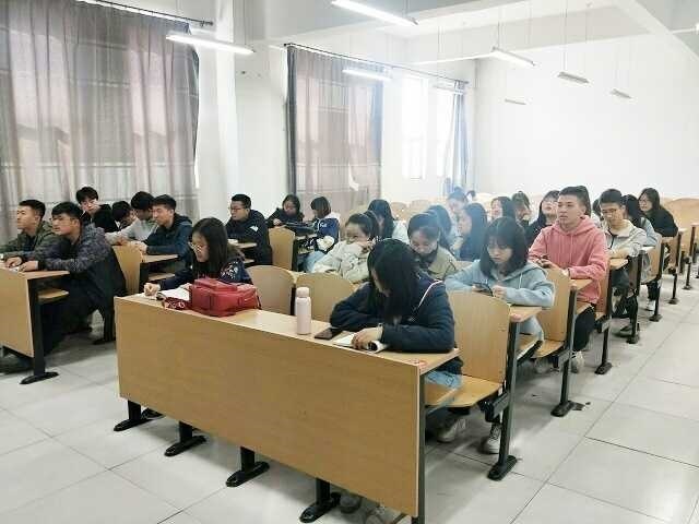 【主题团日】弘扬雷锋精神 传承革命之风——食品与环境学院土管1702班主题团日活动