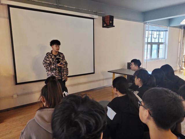 【完满班级】公益在身边 德劳伴我行——软件1902班公益知识座谈会