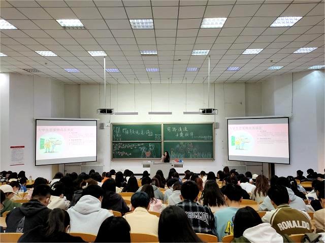【辅导员说完满】前路漫漫 与爱相伴——经济与管理学院2022级辅导员说完满活动
