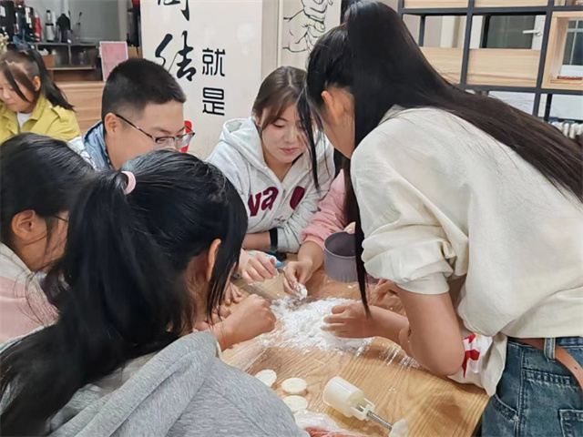 以吾少年意气 许国万里恒昌——商务英语学院十月完满团支部活动集锦