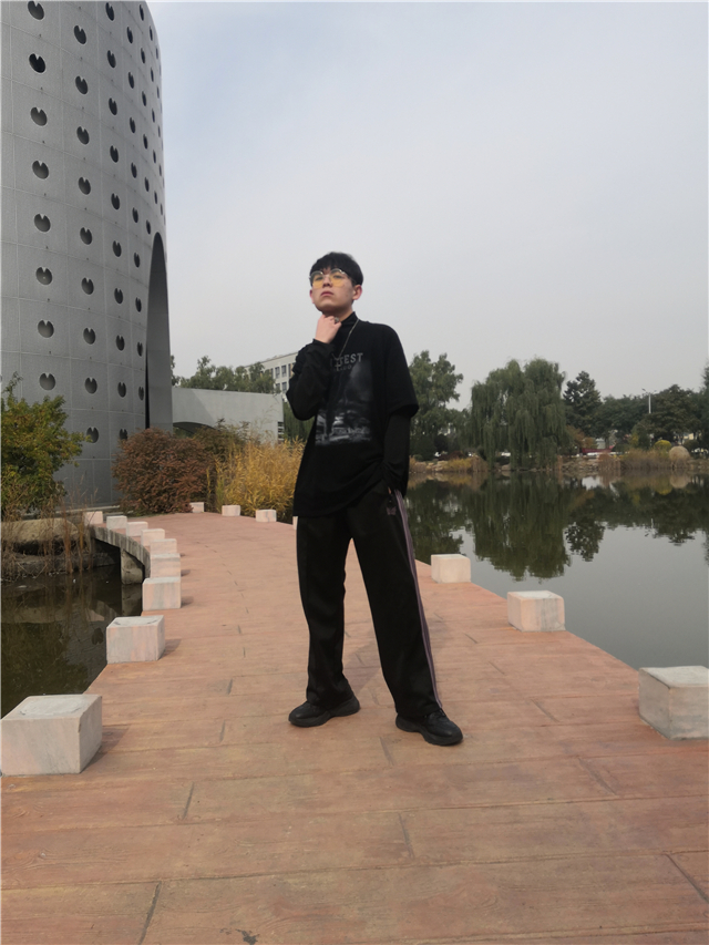 闪光的信院第261期：说唱小哥用爱诠释态度 展现独有风格