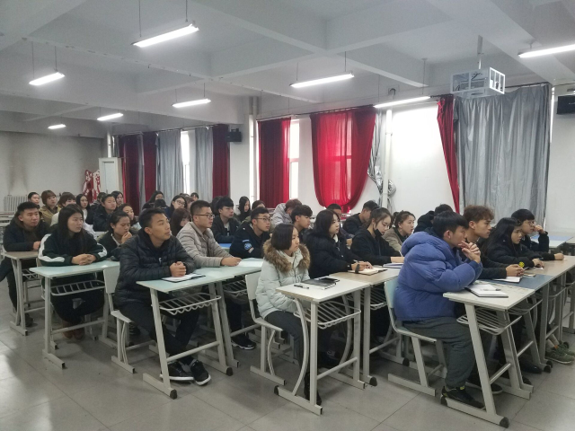 浓墨重彩 意向天华——艺术传媒系“以画笔勾勒创意，用色彩照亮信院” 墙绘涂鸦活动动员说明会