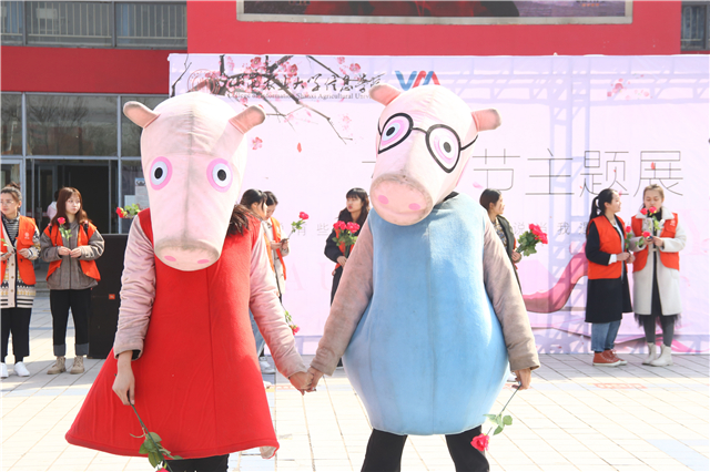 享你所爱 遇见“芳华”——首届“芳华”女生节主题展