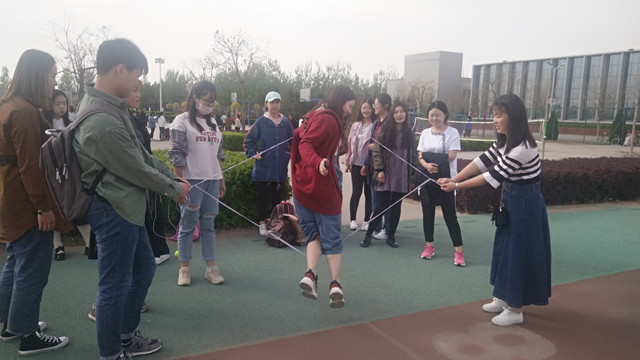 【完满班级】扬阳光气魄 展青春姿态——外语系举办4月完满班级活动