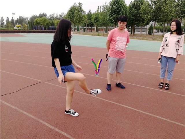 【完满班级】班级运动会 激烈程度不输“阳光杯”——淬炼商学院举办六月完满班级主题活动（八）