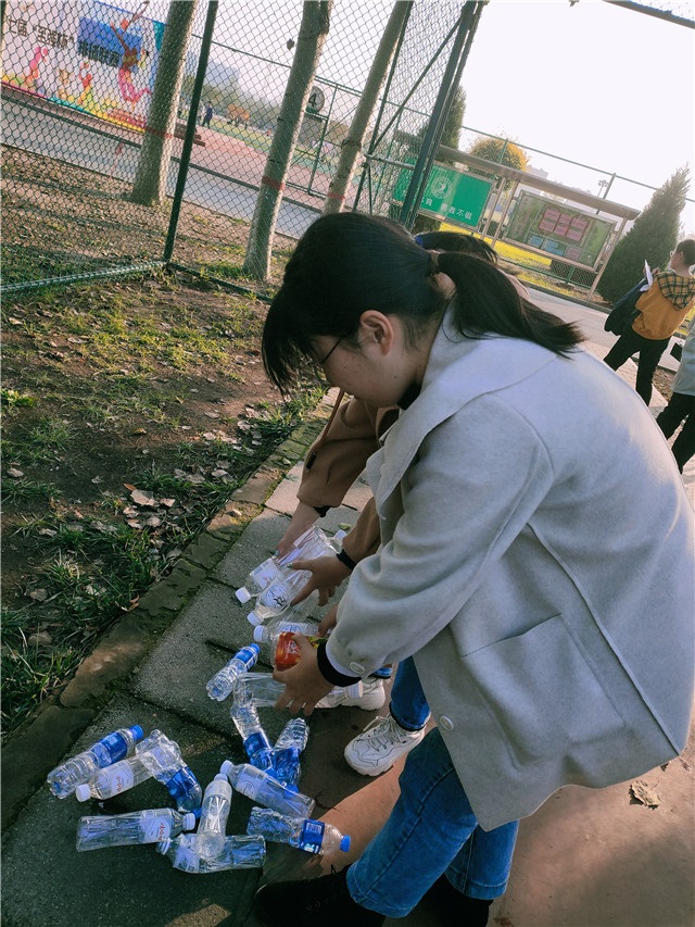 【完满班级】举手之劳 护我校园——食品与环境学院食安1901班完满班级活动