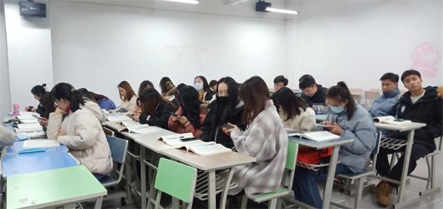 【主题团日活动】贯彻新思想 开拓新发展——艺术传媒学院2018级视觉1804班主题团日活动