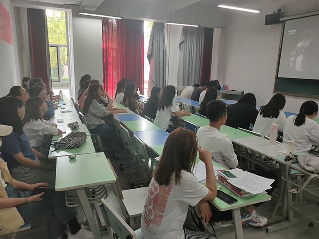 【完满班级】观奥运风采 悟体育精神——艺术传媒学院视觉2002班举办体育观影活动