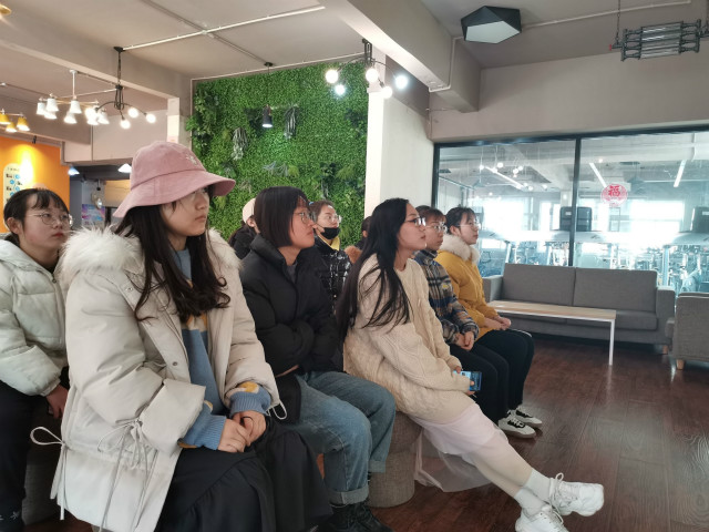 【完满班级】爱心接力 温暖传递——外国语言文学系英语1902班、1905班、经贸1901班完满班级活动