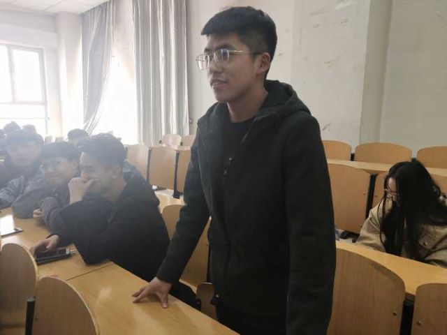 【辅导员说完满】青春年少正值时 安全意识待出发 ——食品与环境学院2018级辅导员说完满活动