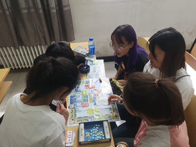 【完满班级】承五四精神 享绚丽青春——经济与管理学院五月完满班级纪实（十）