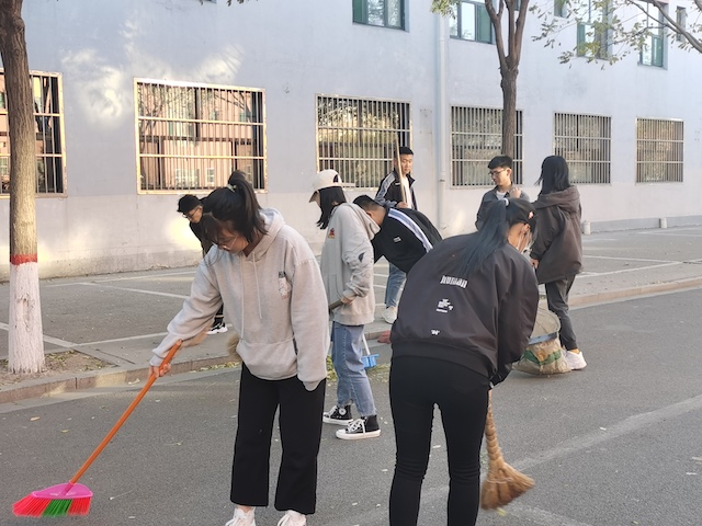 【完满班级】整洁校园 一起努力——食品与环境学院动医2003班完满班级活动