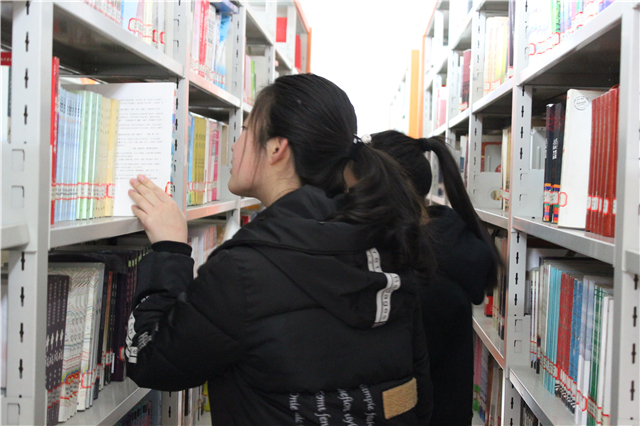 【完满班级】爱 蕴在书与歌里——淬炼商学院举办“善”行青春主题活动（五十六）