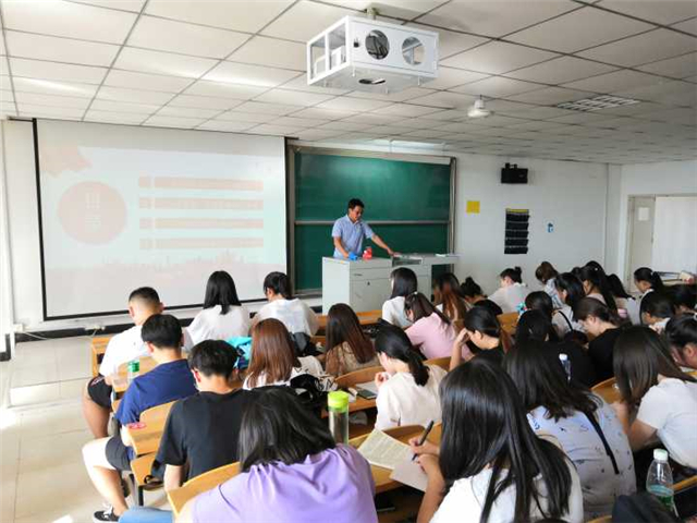 【辅导员说完满】以青春之我  以奋斗之我——淬炼商学院“辅导员说完满”专题活动（十六）