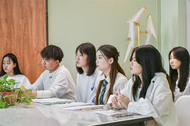 学长计划第1015期:儒战群雄 一张嘴辩论天下三寸舌——“白马非马 唇枪舌战”艺术传媒学院第十届“传媒杯”辩论赛复赛新闻稿